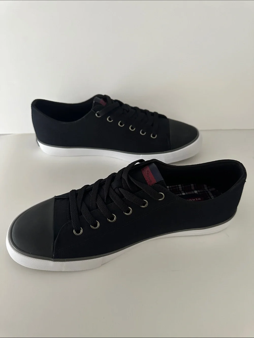 Ben Sherman Dorset Lo Black Canvas Sneakers Men’s Size 9 New Memory Foam
